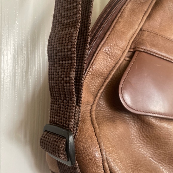 L.L. Bean Brown Leather Belt Bag - Picture 4 of 8
